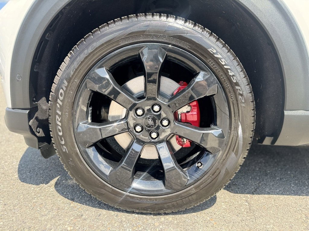 2022 Ford Explorer ST photo 2