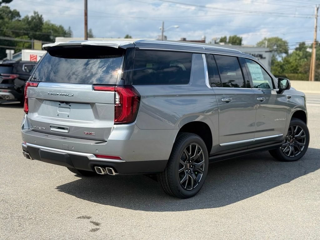 2026 GMC Yukon XL Denali - Photo 6