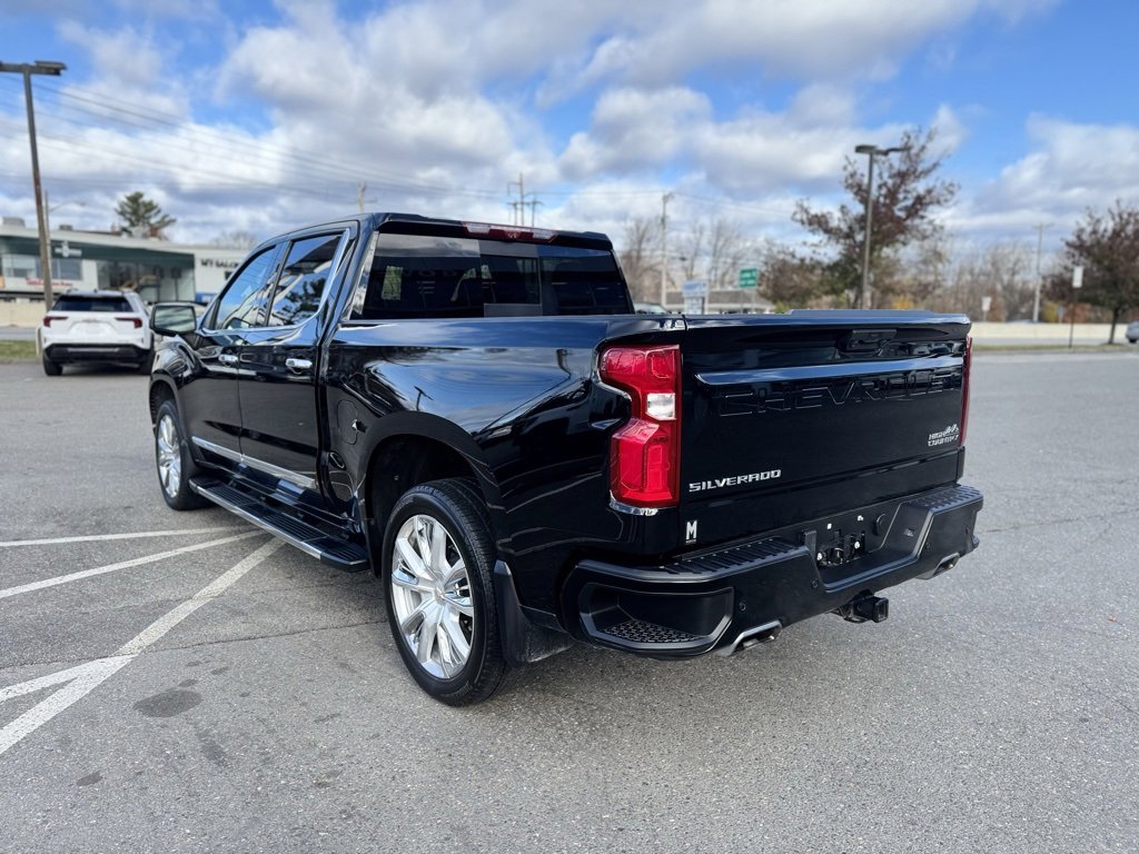 2023 Chevrolet Silverado 1500 High Country photo 3