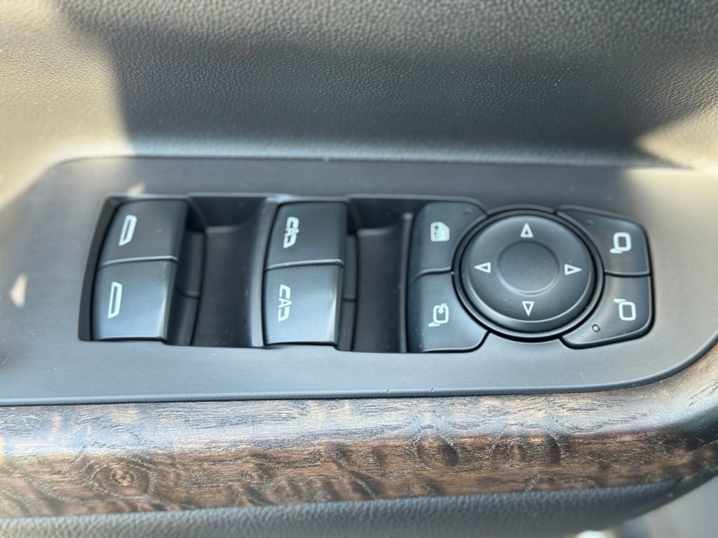 2020 GMC Acadia Denali - Photo 23