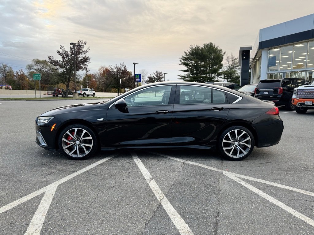 2018 Buick Regal Sportback GS photo 2
