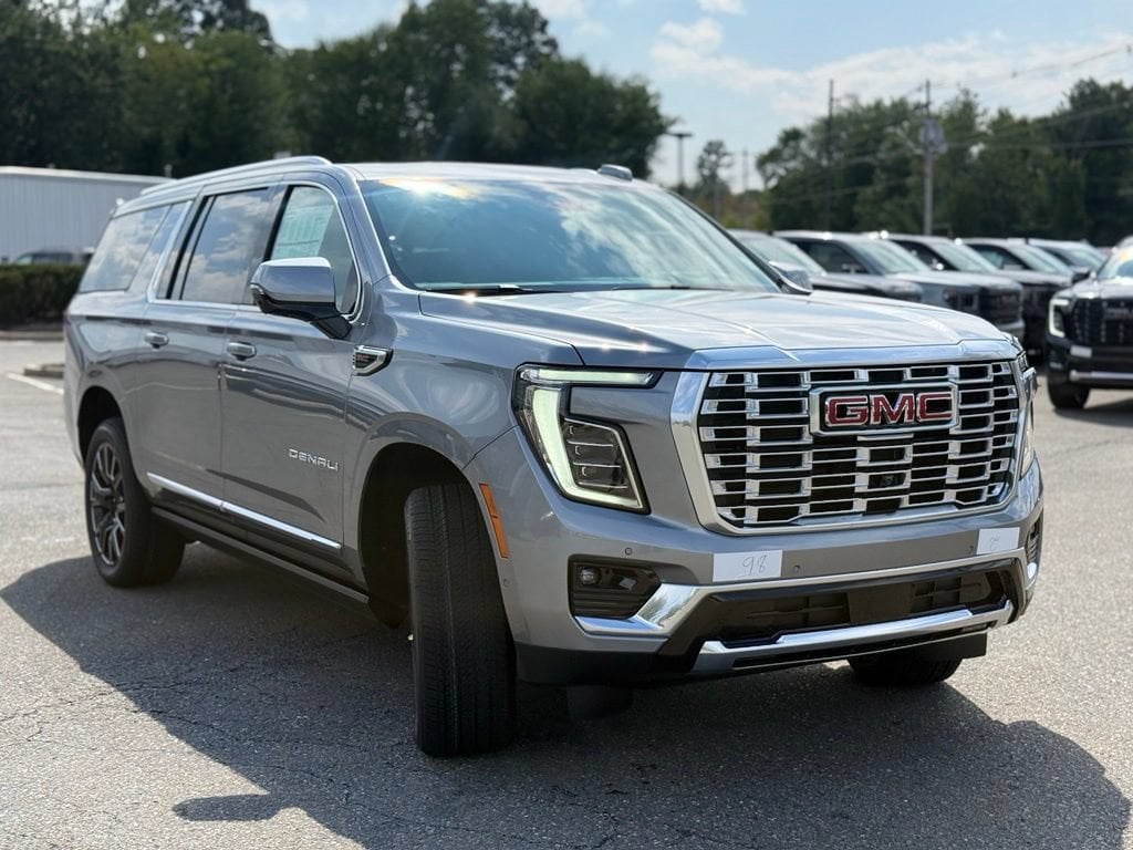 2026 GMC Yukon XL Denali - Photo 8