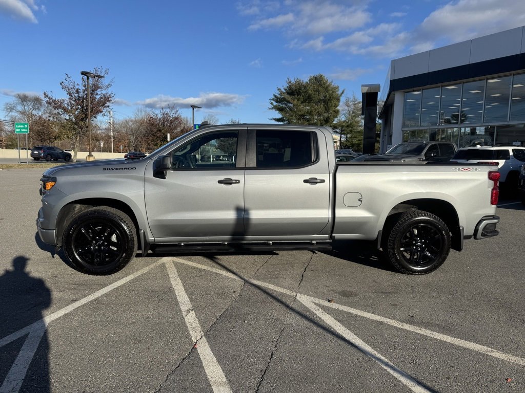 2023 Chevrolet Silverado 1500 Custom photo 2