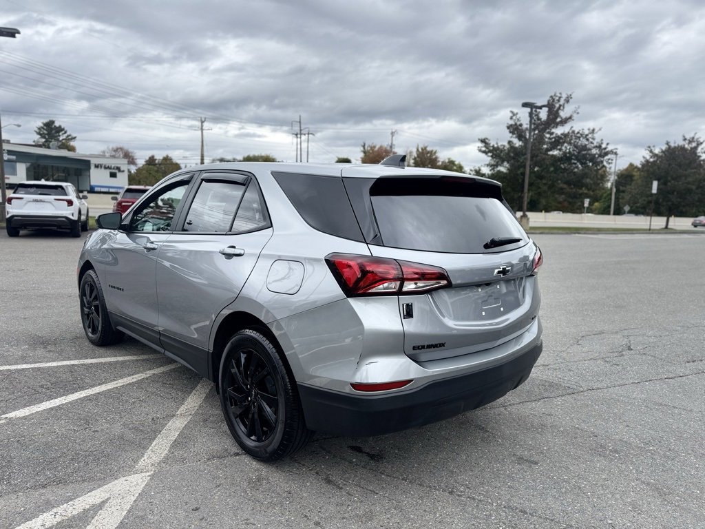 2024 Chevrolet Equinox LS photo 2