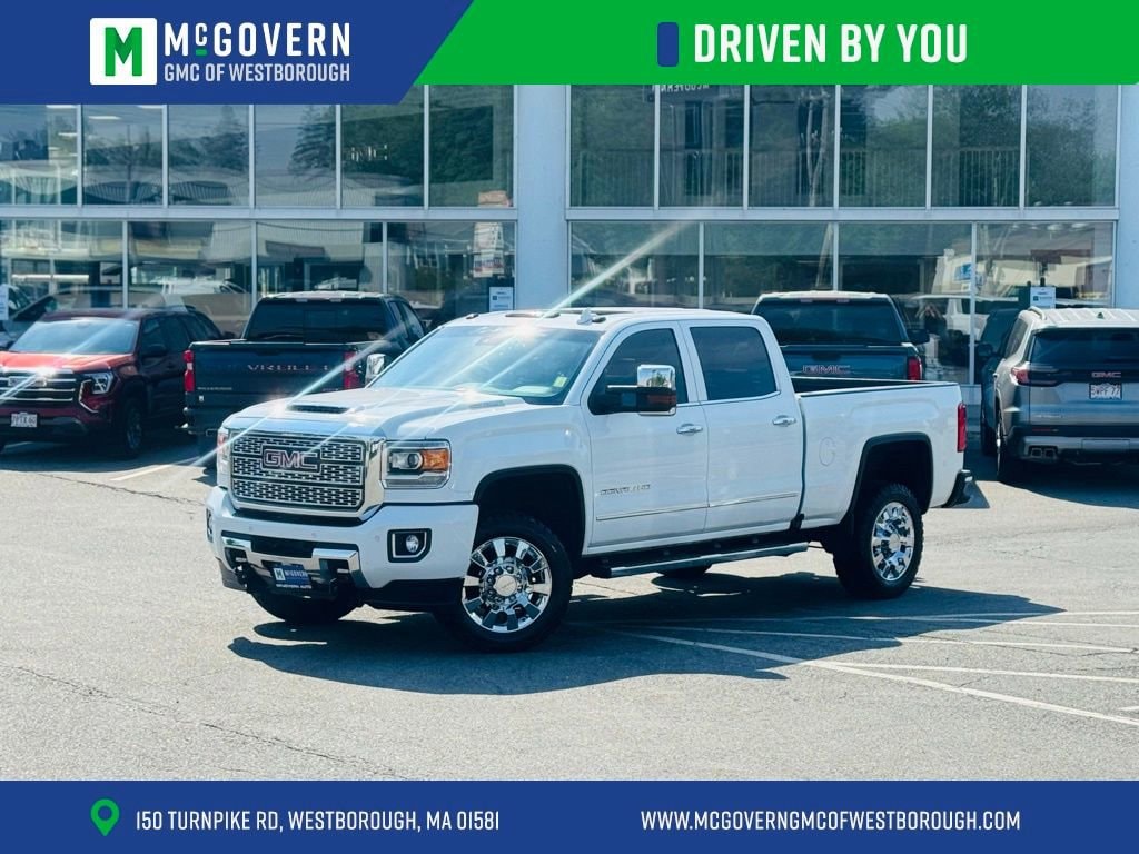 2019 GMC Sierra 4WD Crew Cab Standard Box Denali's photo