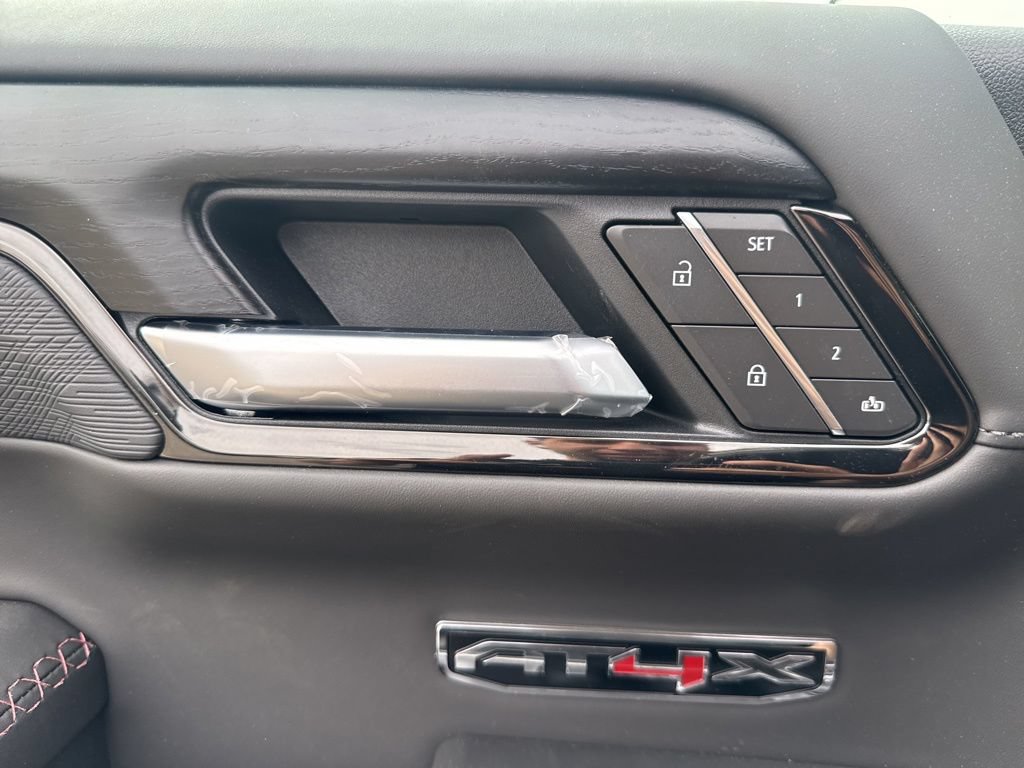 2026 GMC Sierra 1500 AT4X - Photo 23