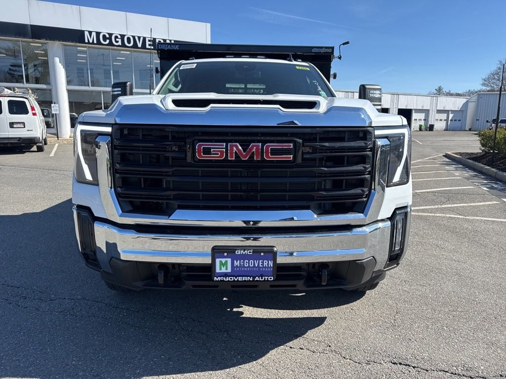 2026 GMC Sierra 3500HD Pro - Photo 9