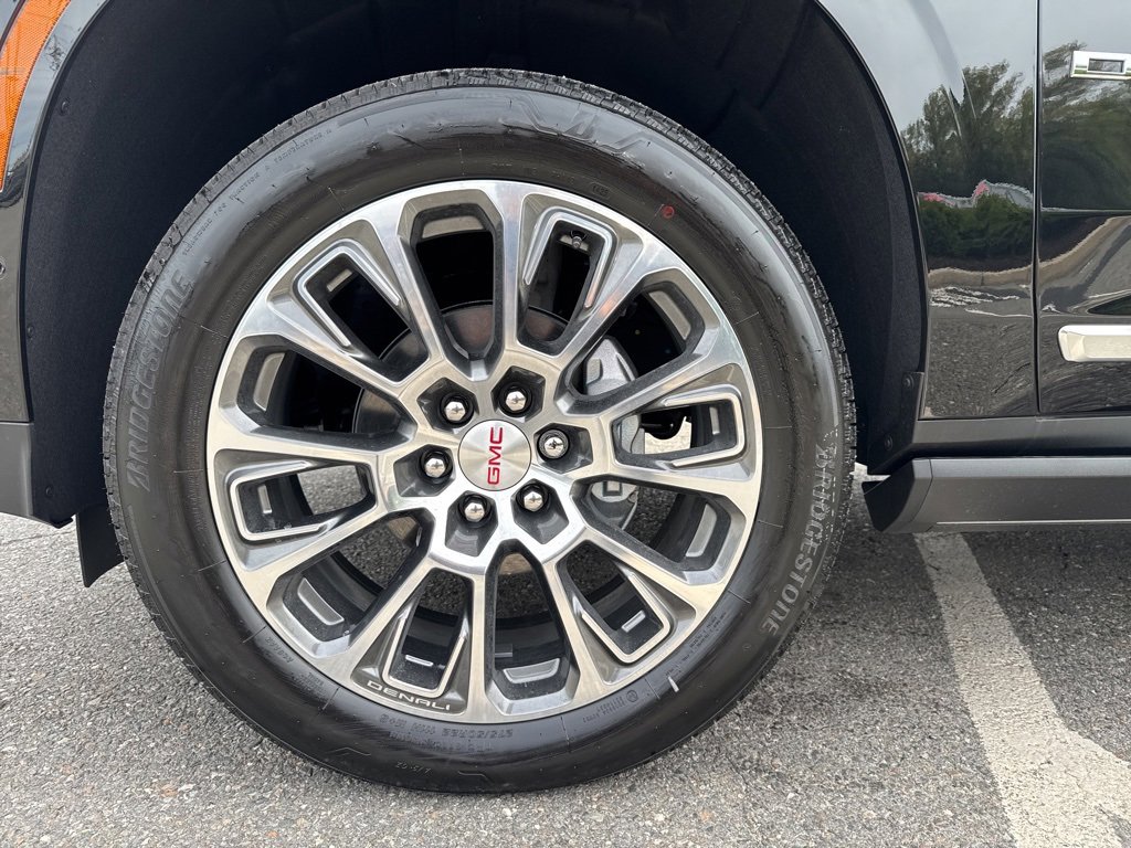2025 Gmc Yukon Denali photo 3
