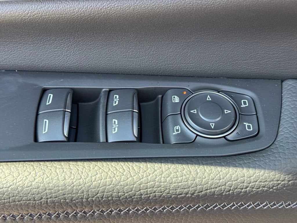 2026 GMC Yukon XL Denali - Photo 23