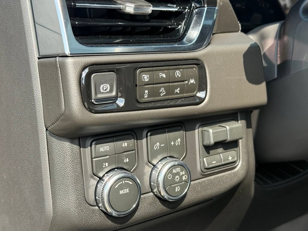 2026 GMC Yukon Denali - Photo 18