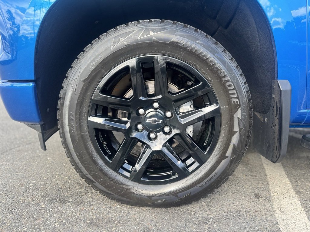 2024 Chevrolet Silverado 1500 RST photo 3