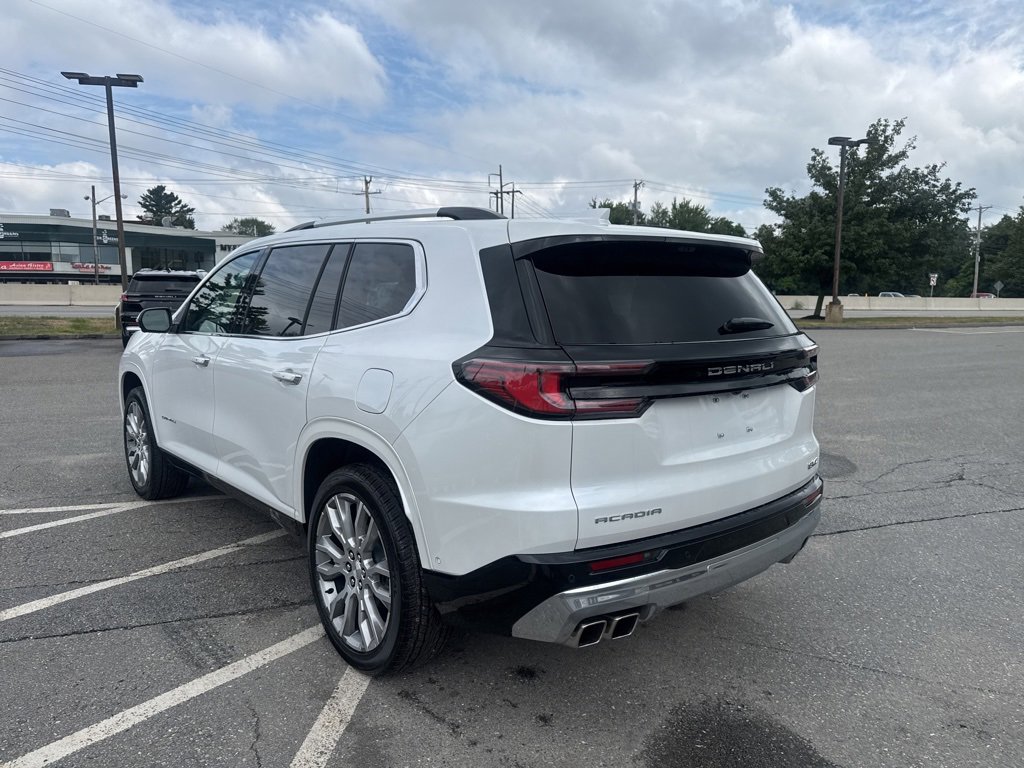 2025 Gmc Acadia Denali photo 2
