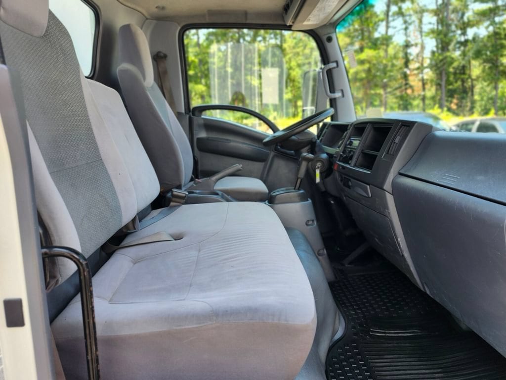 2017 Isuzu NPR HD - Photo 9