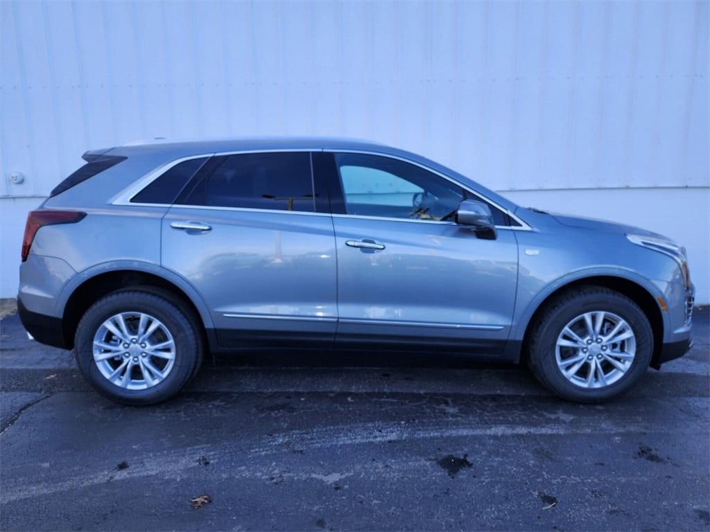 New 2026 CADILLAC XT5 Luxury SUV