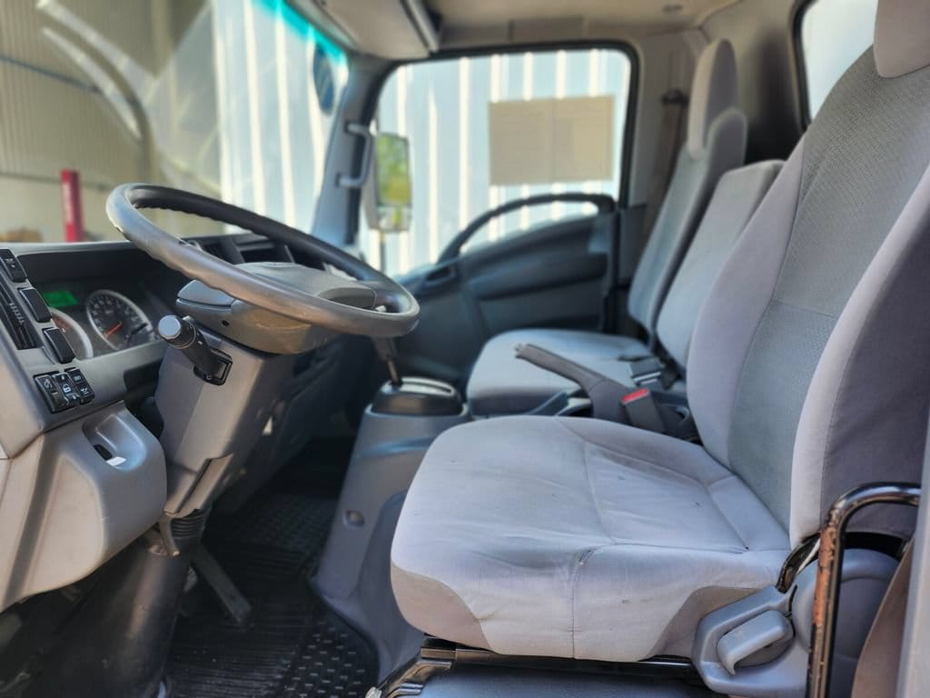 2017 Isuzu NPR HD - Photo 10