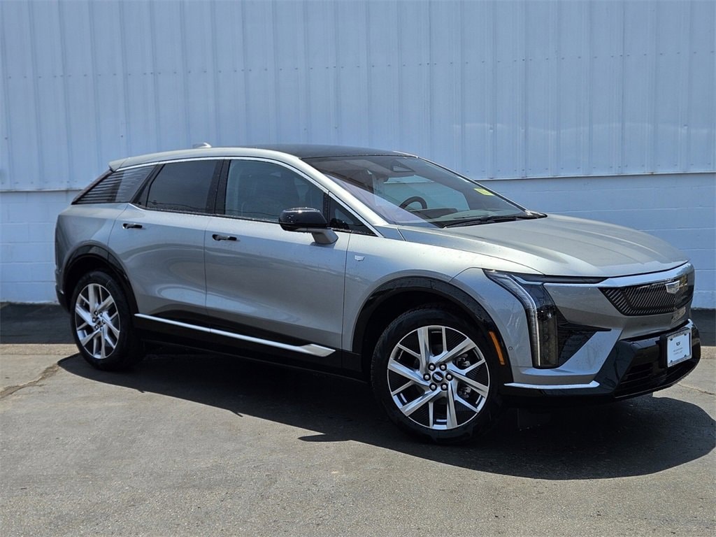 New 2025 CADILLAC OPTIQ Luxury 2 SUV