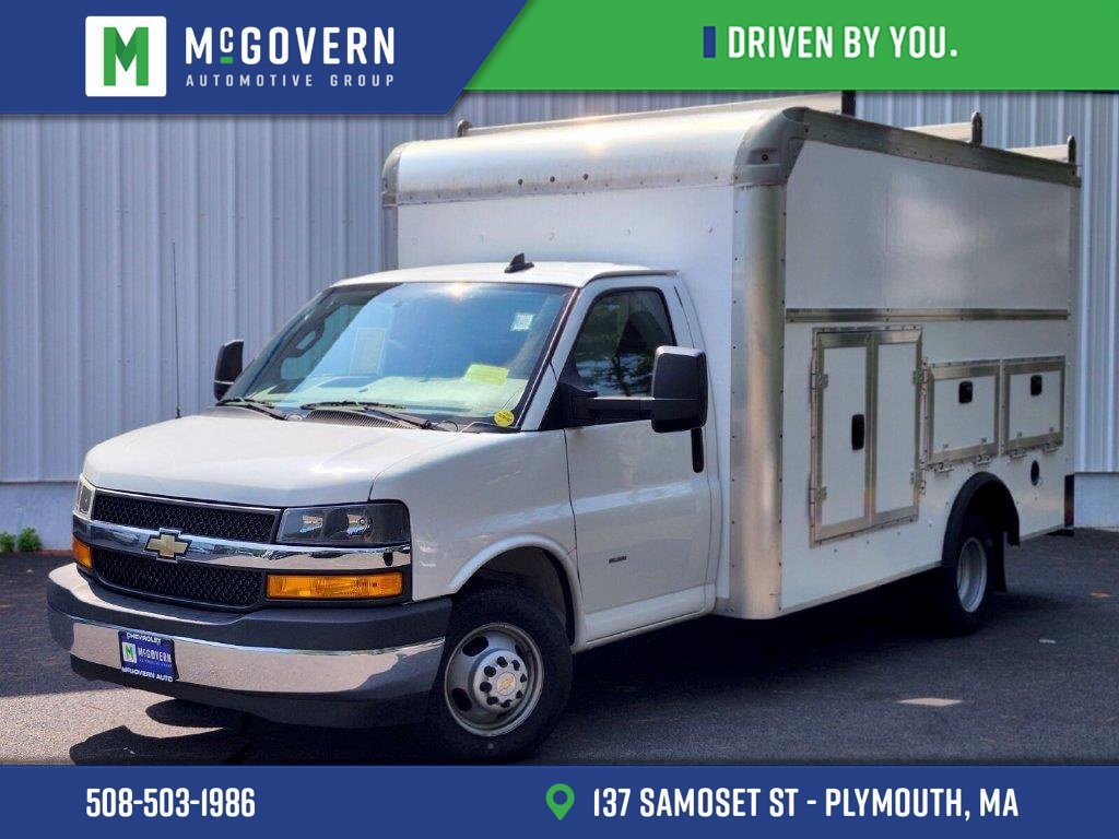 2022 Chevrolet Express Cutaway Base