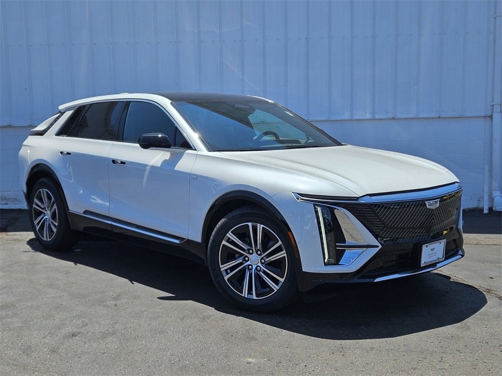 2025 Cadillac LYRIQ Luxury 1