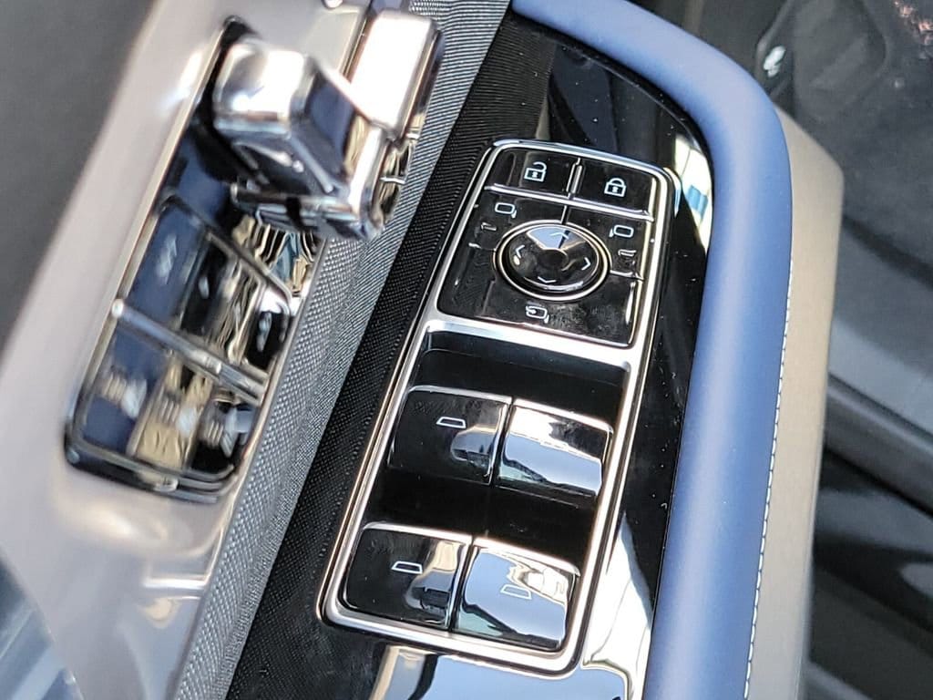 2026 Cadillac VISTIQ Premium Luxury - Photo 17