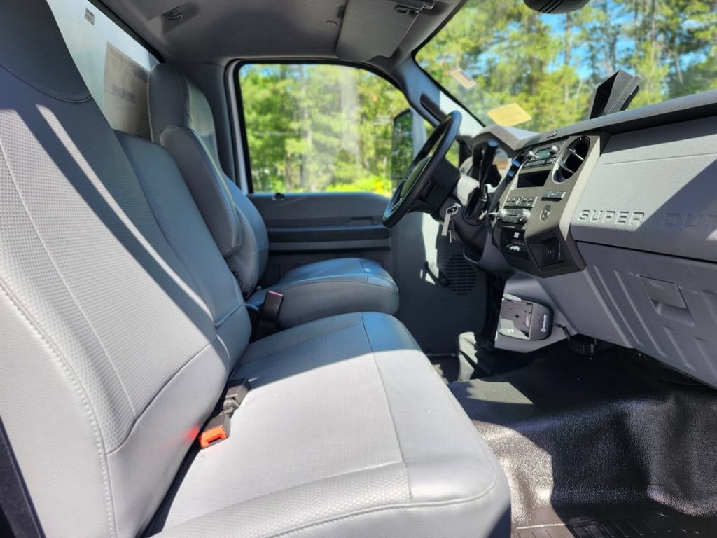 2023 Ford F-650 - Photo 9