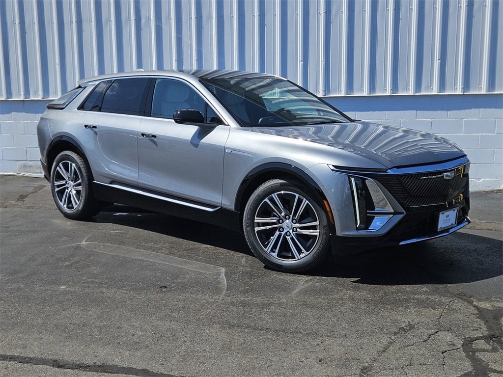 2025 Cadillac LYRIQ Luxury 1
