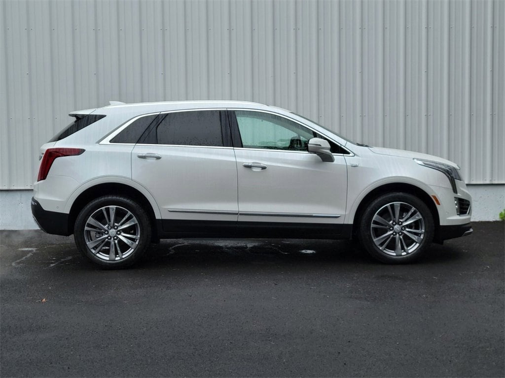 New 2025 CADILLAC XT5 Premium Luxury SUV