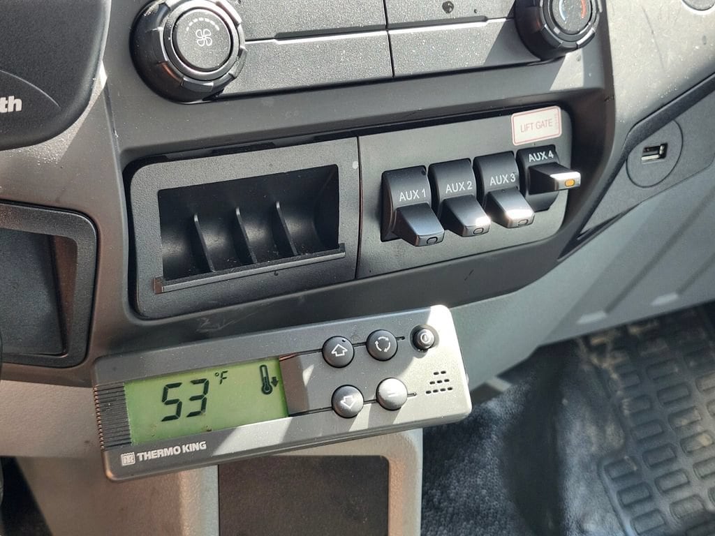 2023 Ford F-650 - Photo 17