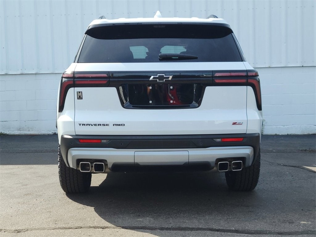 Used 2024 Chevrolet Traverse Z71 SUV