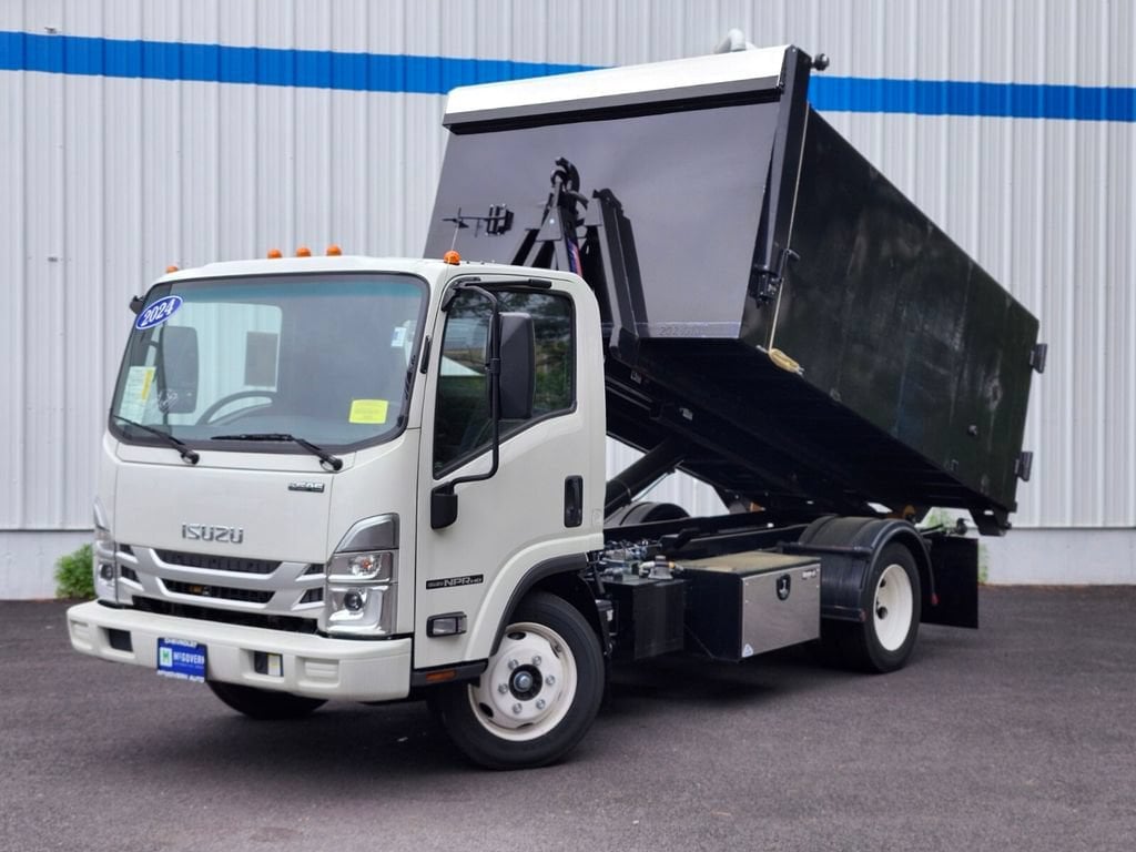 2024 Isuzu NPR HD