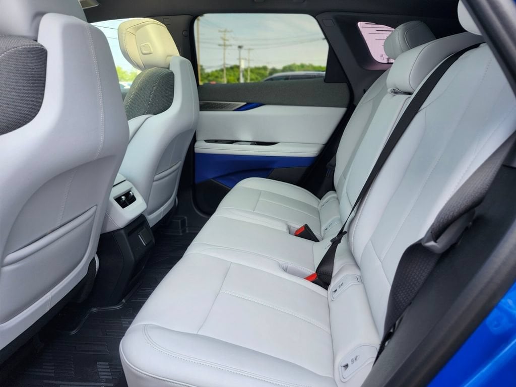 2026 Cadillac OPTIQ Luxury - Photo 14