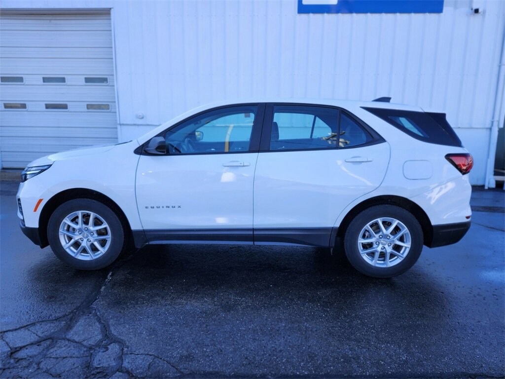 Used 2022 Chevrolet Equinox LS SUV