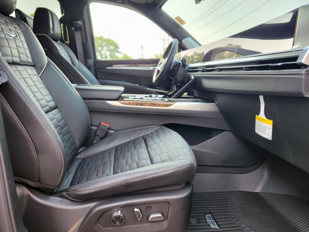 2026 Cadillac Escalade Platinum Sport - Photo 9