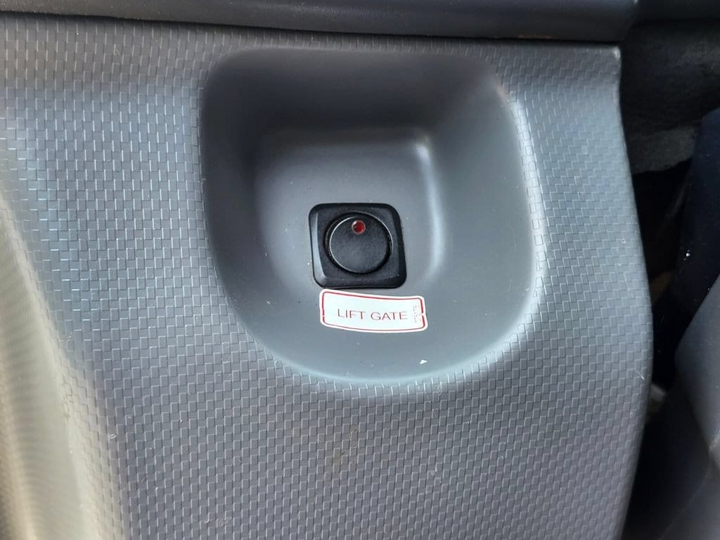 2017 Isuzu NPR HD - Photo 14