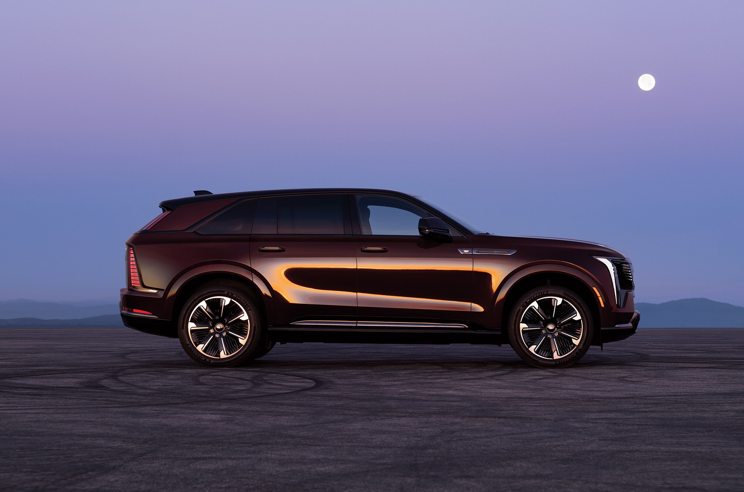  Cadillac Escalade IQ side view