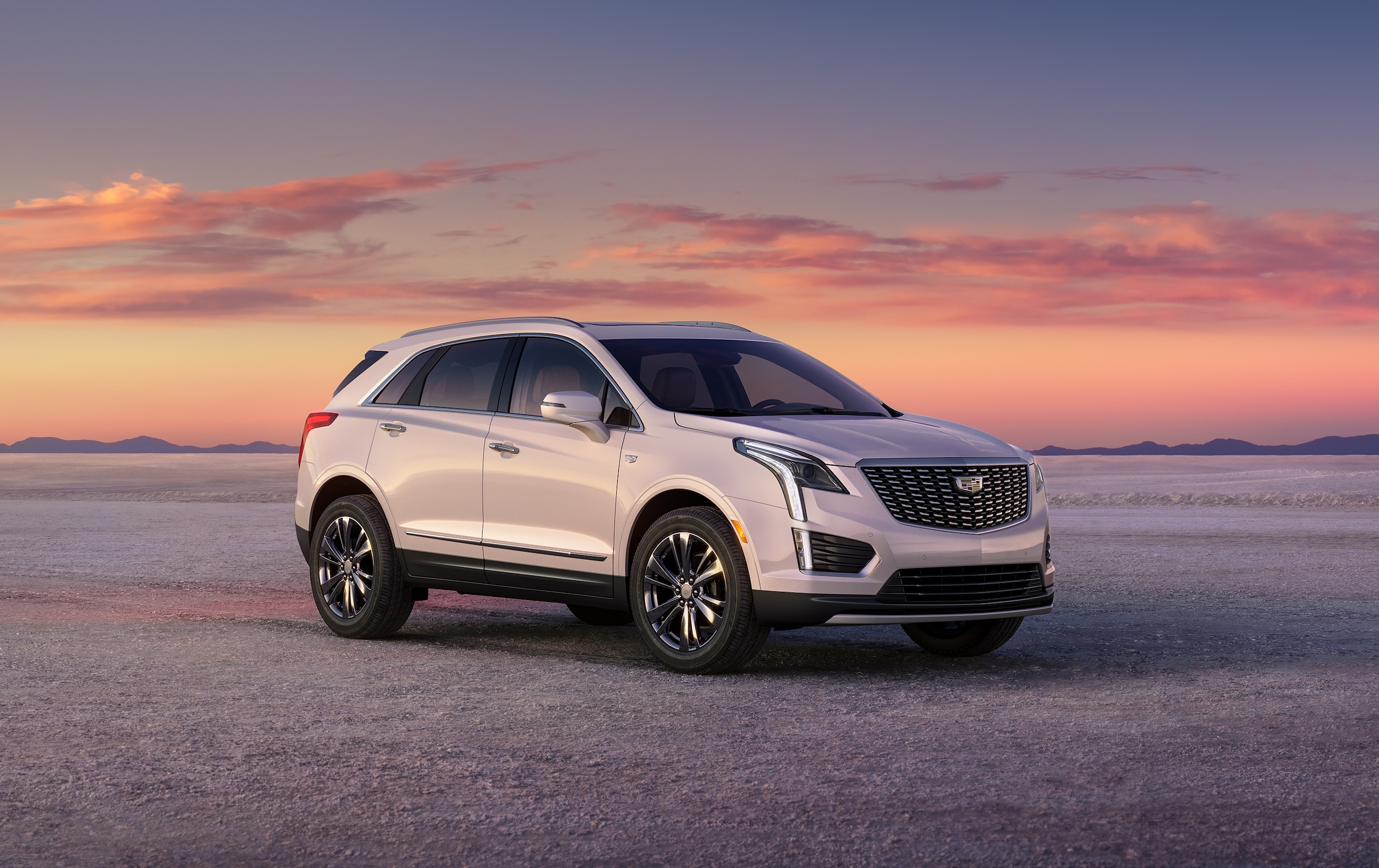 White Cadillac XT5