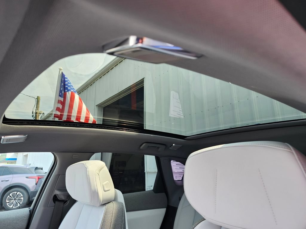 2026 Cadillac OPTIQ Luxury - Photo 18
