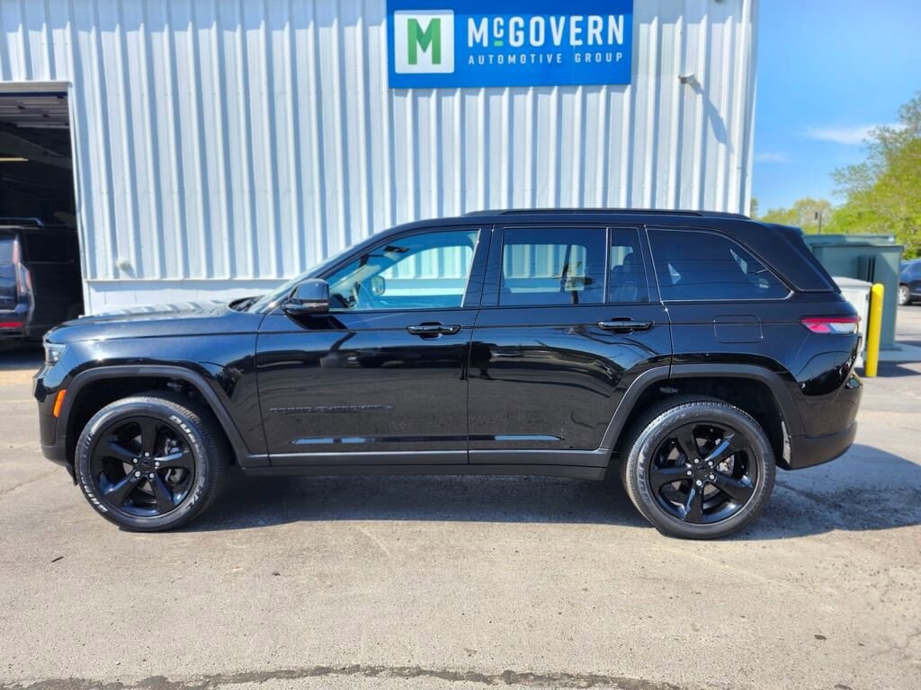 Used 2022 Jeep Grand Cherokee Altitude