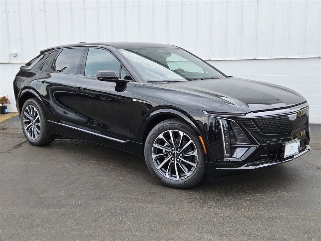 2025 Cadillac LYRIQ Sport 2's photo