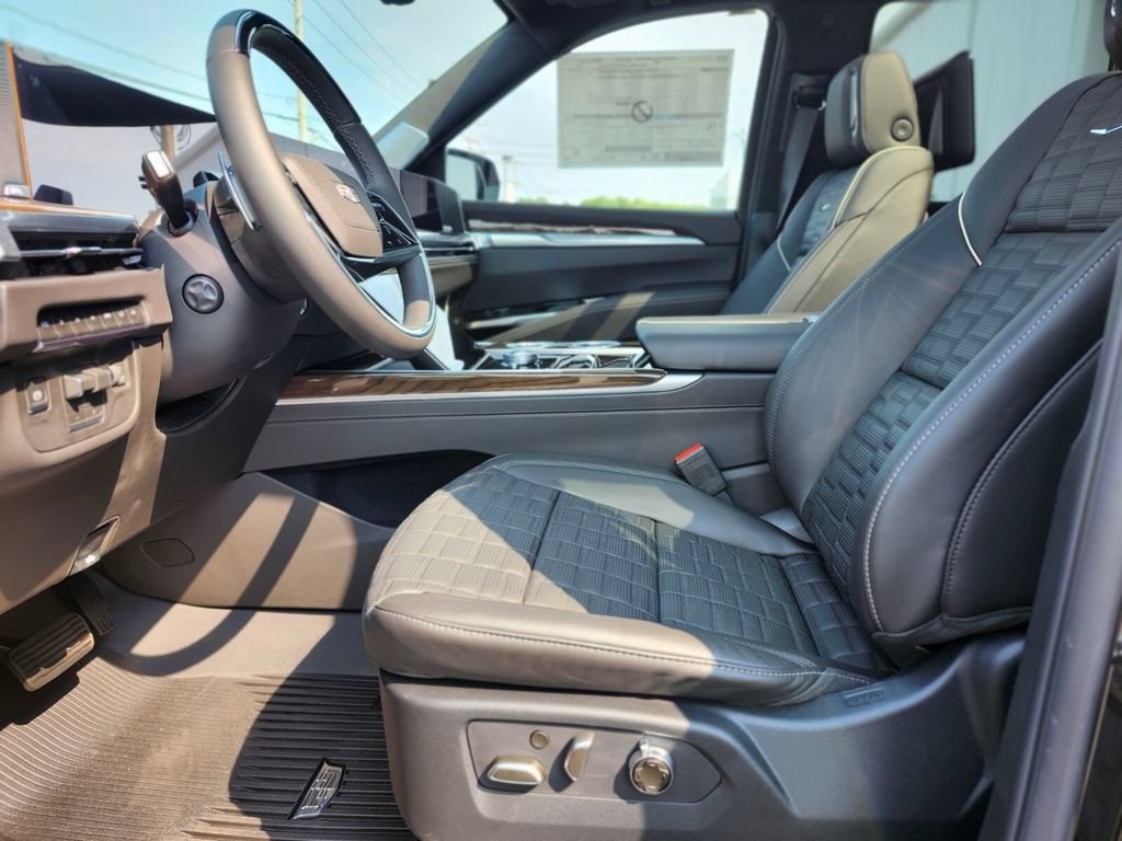 2026 Cadillac Escalade Platinum Sport - Photo 18