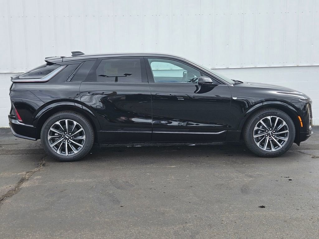 New 2025 CADILLAC LYRIQ Sport 1 SUV