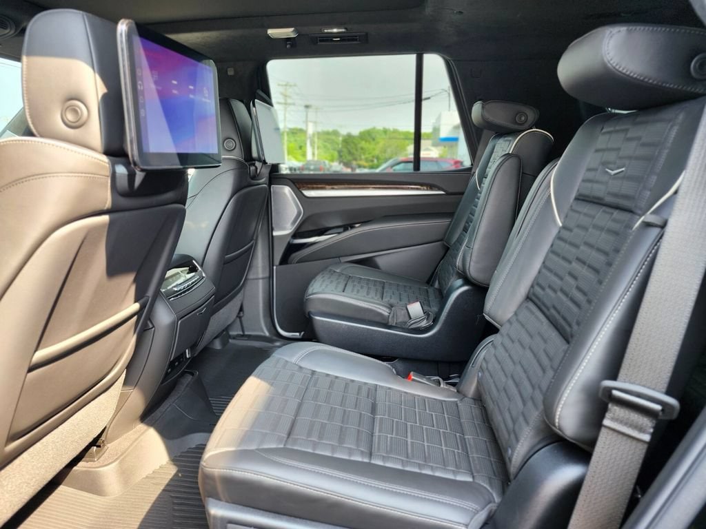 2026 Cadillac Escalade Platinum Sport - Photo 14