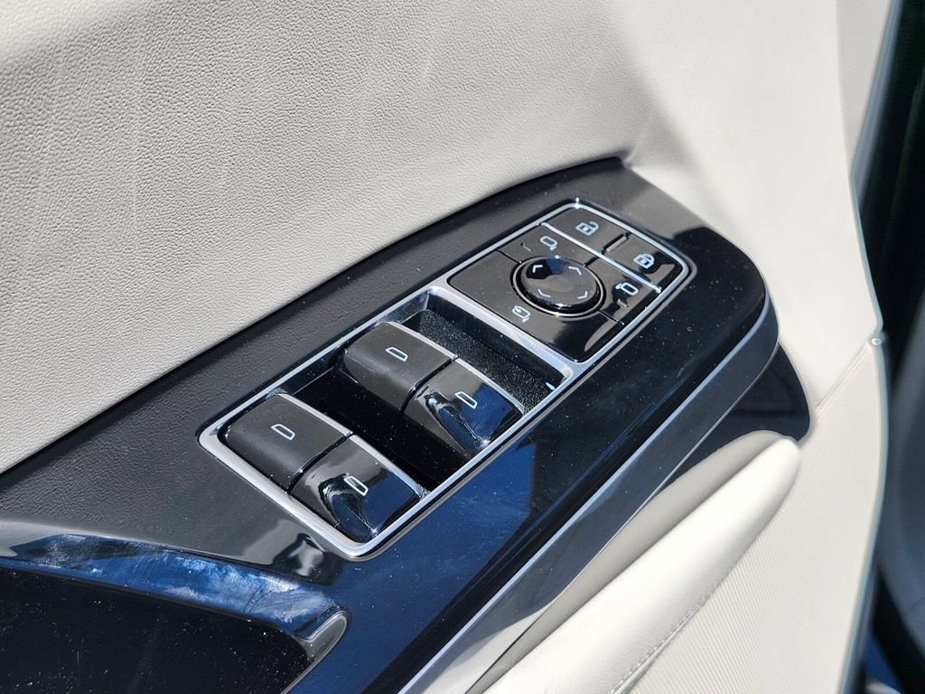 2026 Cadillac Escalade Platinum Sport - Photo 17
