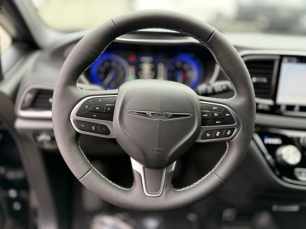 2026 Chrysler Pacifica Select - Photo 6