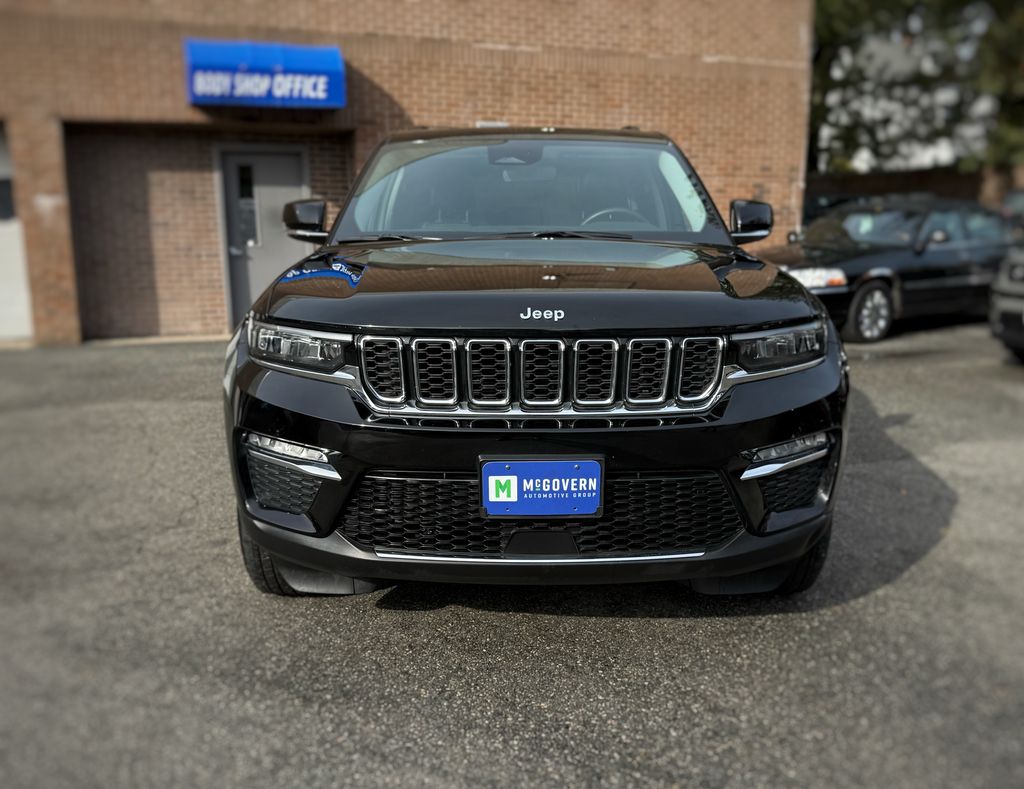 2022 Jeep Grand Cherokee Limited photo 2