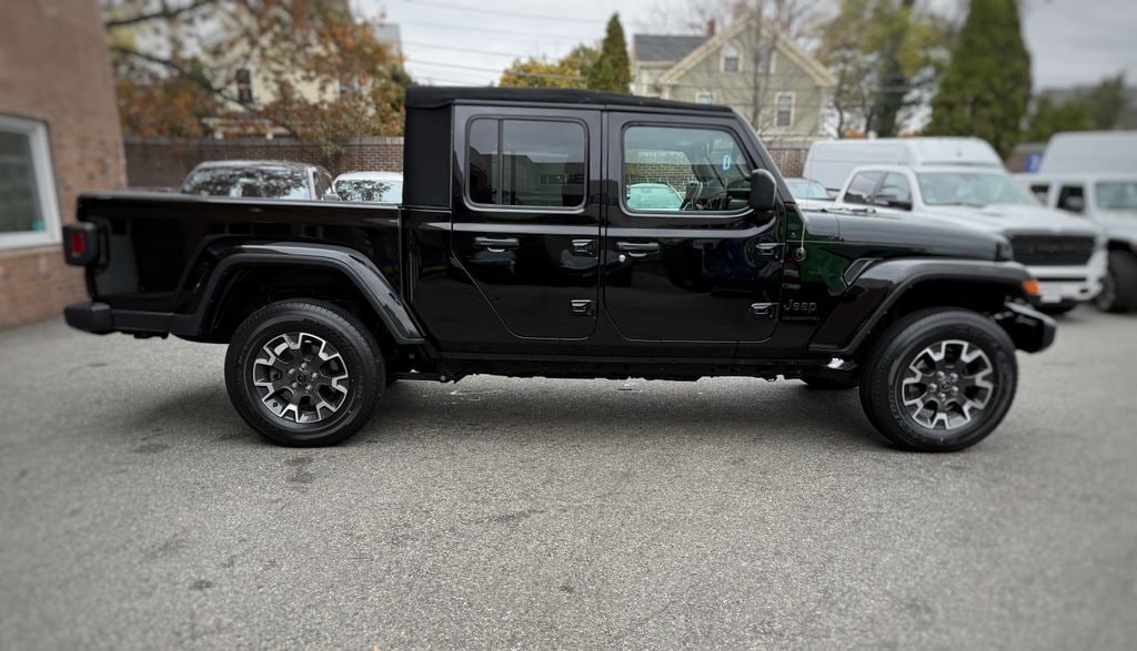 Used 2022 Jeep Gladiator Sport Truck