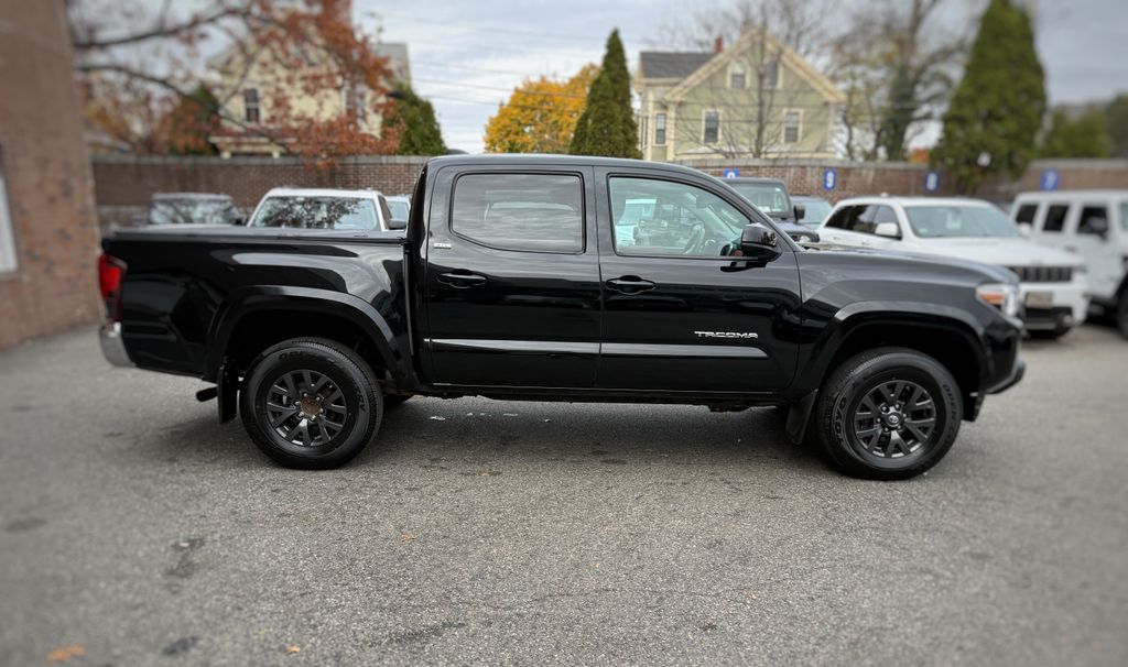 2021 Toyota Tacoma SR5 photo 4