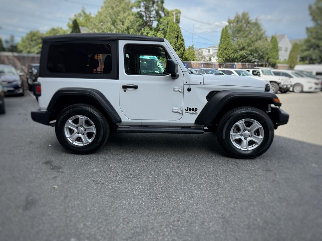 2021 Jeep Wrangler Sport S photo 4