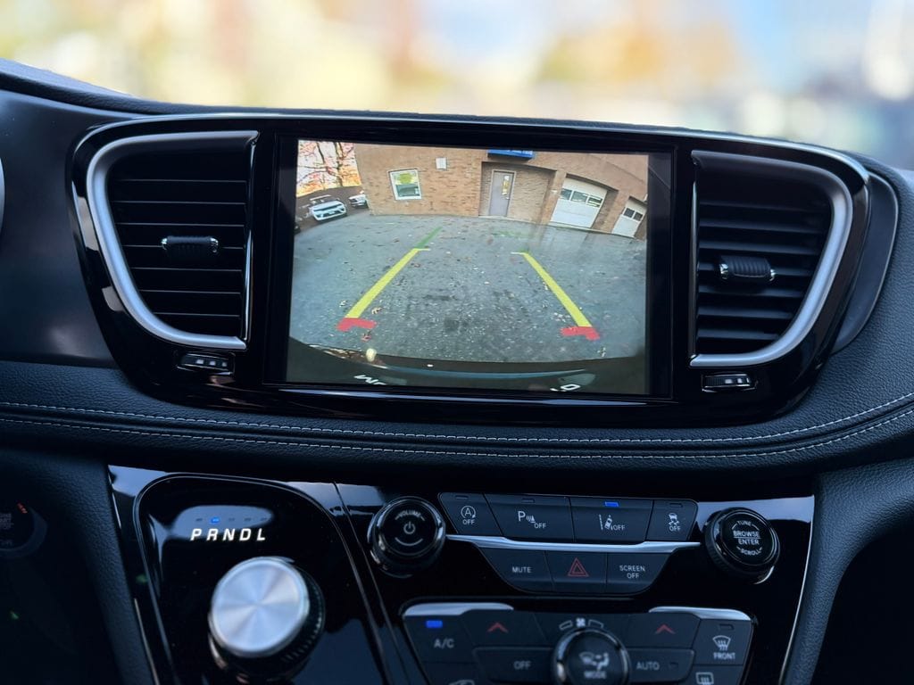 2026 Chrysler Pacifica Select - Photo 33