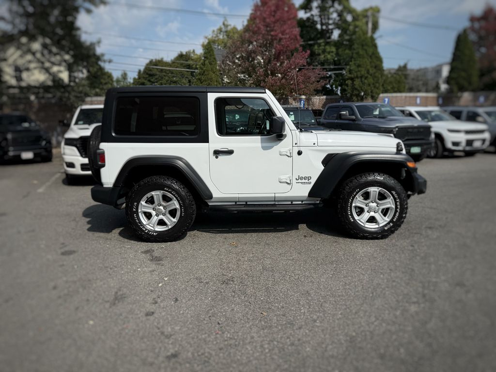 2019 Jeep Wrangler Sport S photo 3