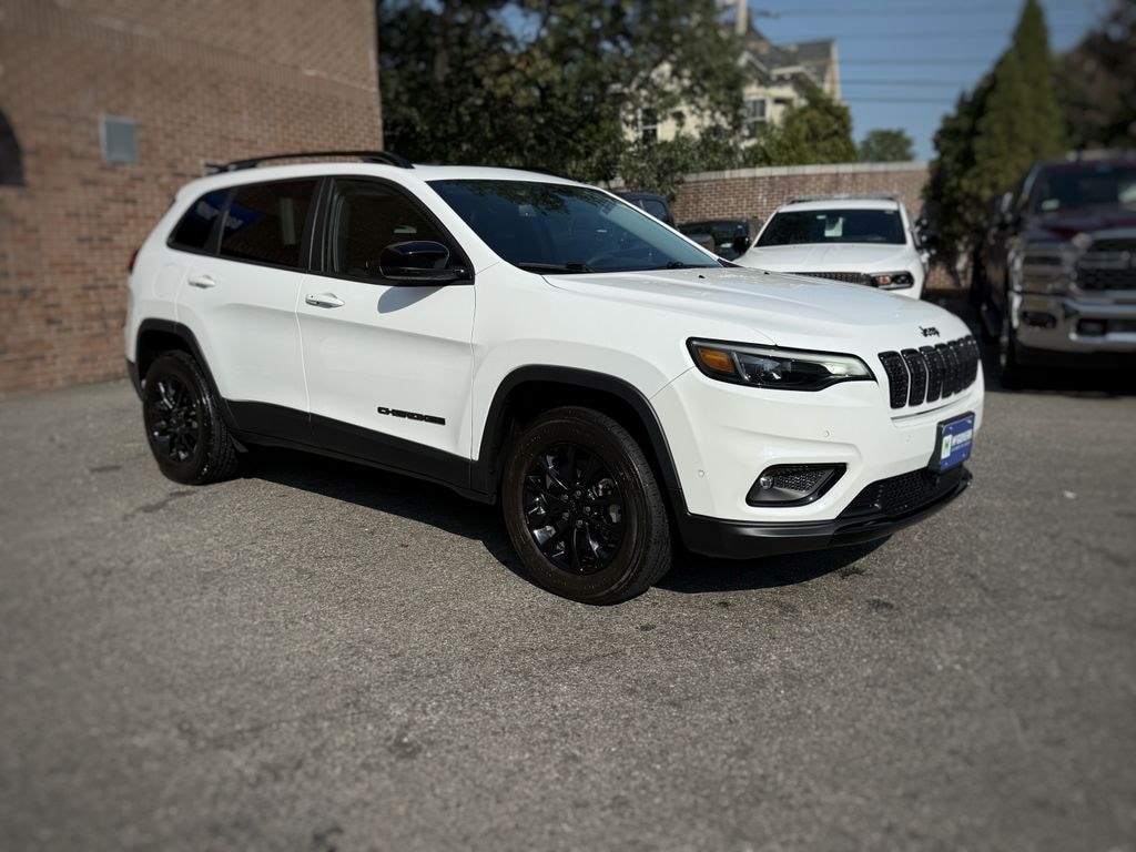 Used 2023 Jeep Cherokee Altitude SUV